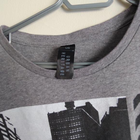 T Shirt - Picture 2 of 3